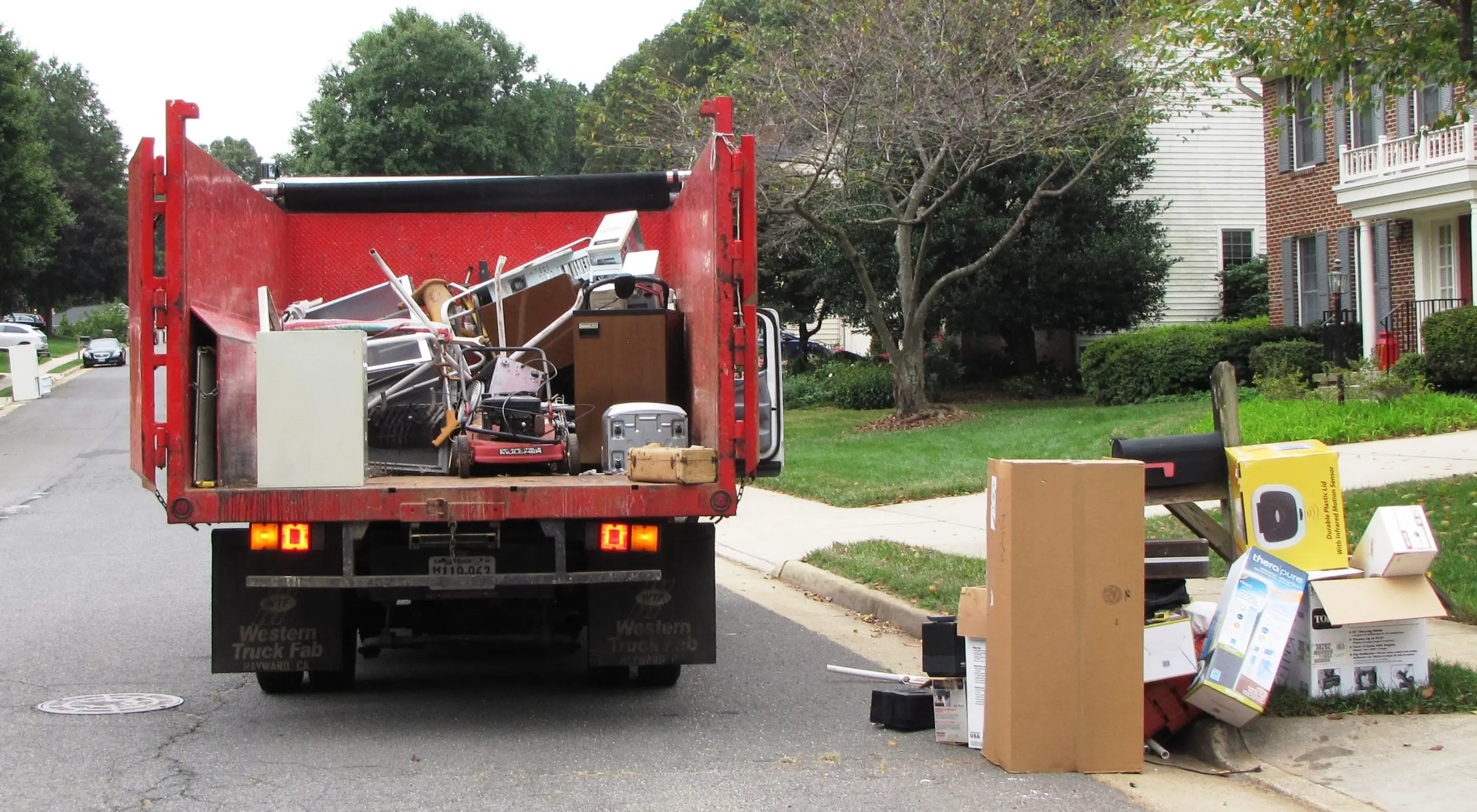 Jun Removal Truck